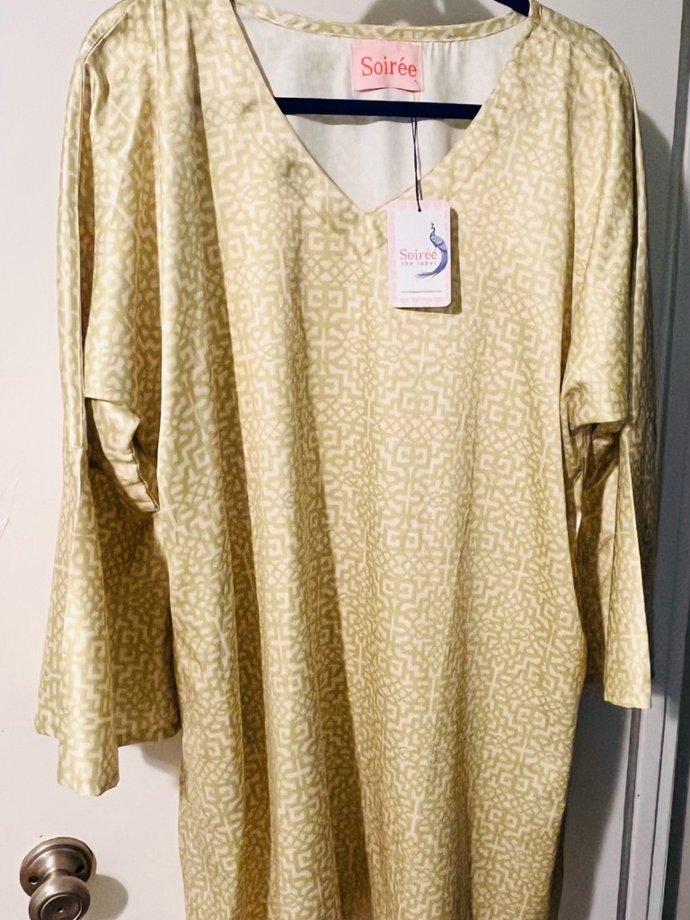 🎉🎉 SATURDAY SPECIAL 🎉🎉Soirée the Label. Lime green satin silk caftan dress-XL - Picture 10 of 16